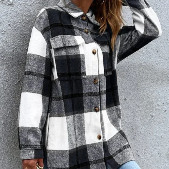 BLACK AND WHITE PLAID PRINT BUTTON DOWN COLLARED S - Picture 4 of 8